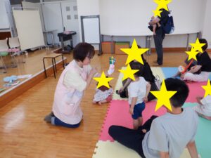 【えほんのひろば】